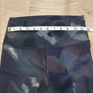 Lululemon Leggings, size 6